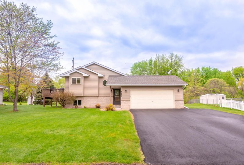 7233 Brian Dr, Hugo, MN 55038