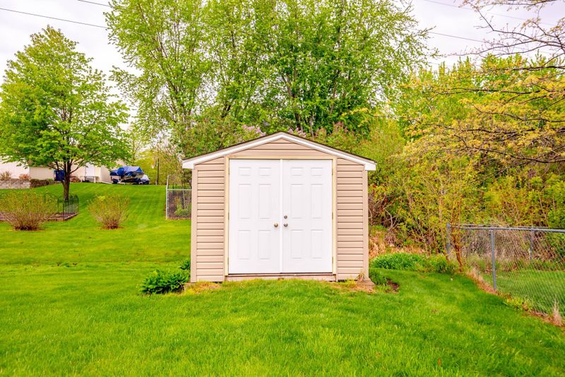 7233 Brian Dr, Hugo, MN 55038