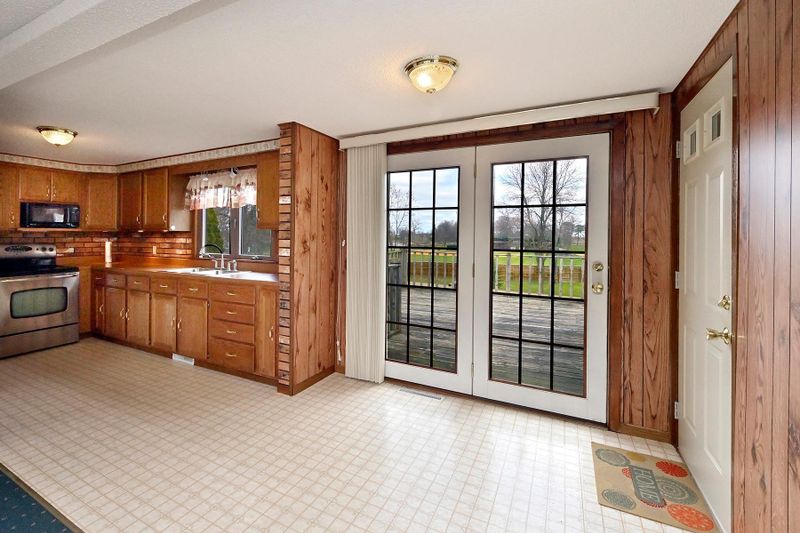 425 Brooks Lake Rd NW, Cokato, MN 55321