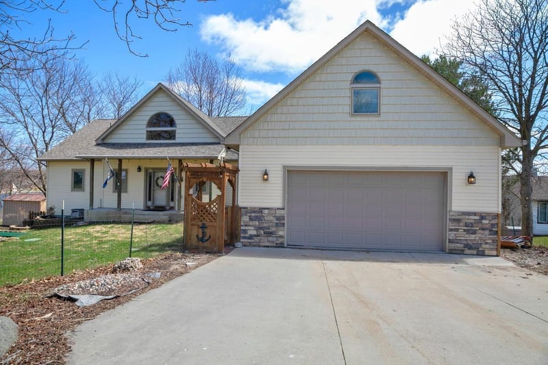 6036 Desoto Ave NW, Maple Lake, MN 55358