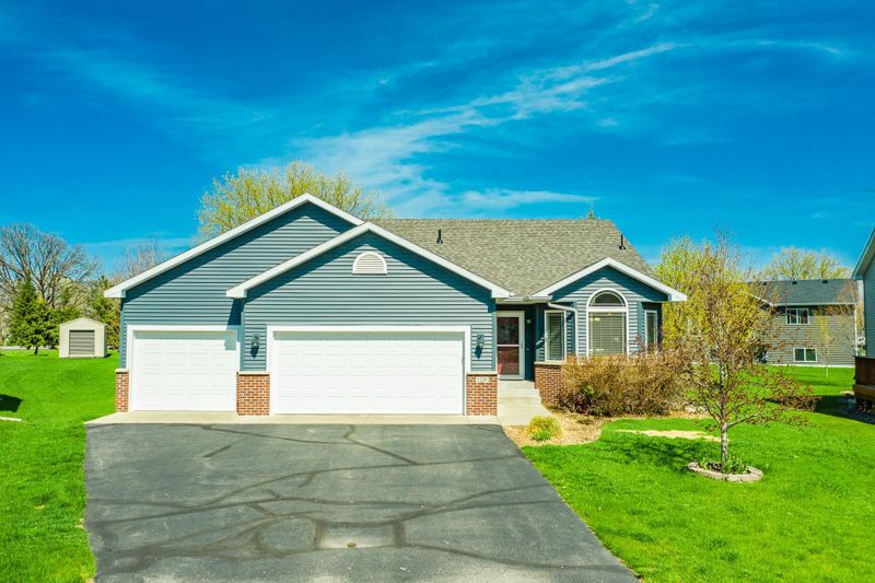 1220 Knickerbocker Ct, Sartell, MN 56377