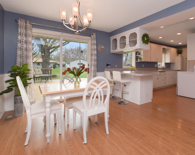 2318 Circle Dr, White Bear Lake, MN 55110