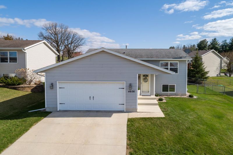 4936 Valley Dr NW, Rochester, MN 55901