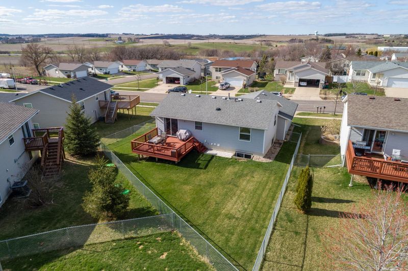 4936 Valley Dr NW, Rochester, MN 55901