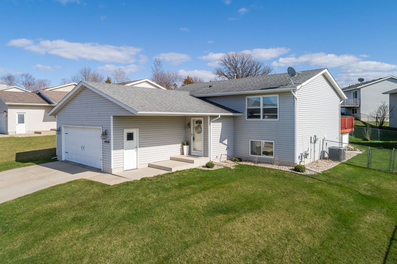 4936 Valley Dr NW, Rochester, MN 55901