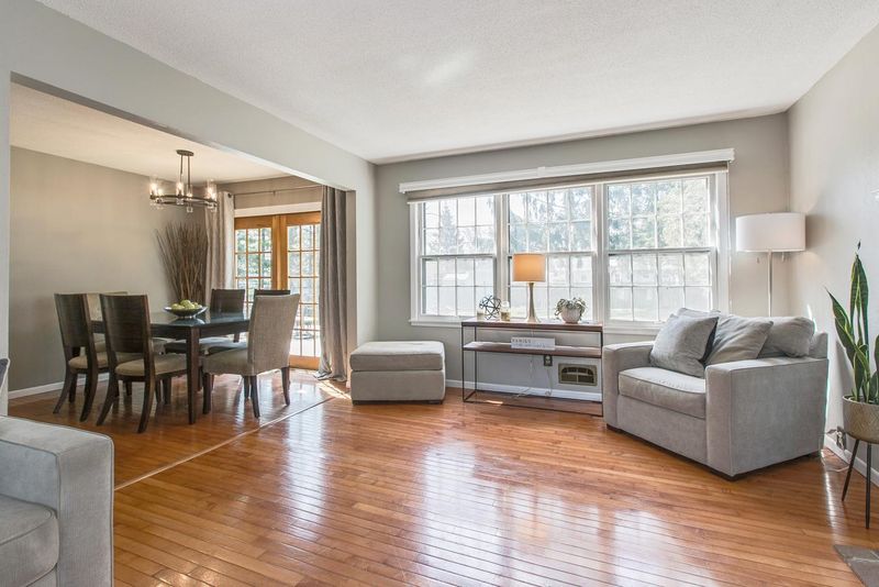 898 Cobb Rd, Shoreview, MN 55126