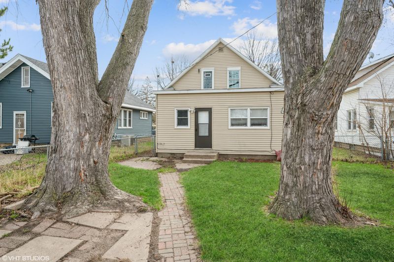 4347 Girard Ave N, Minneapolis, MN 55412