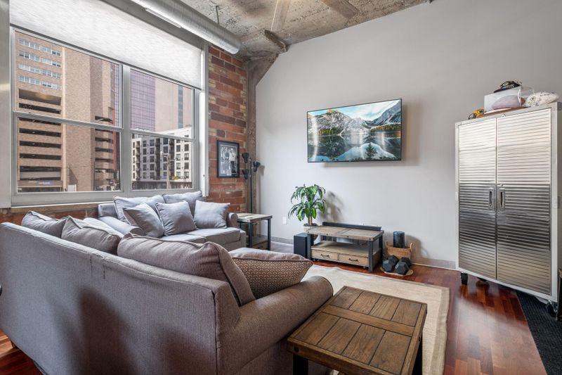 521 S 7th St #202, Minneapolis, MN 55415