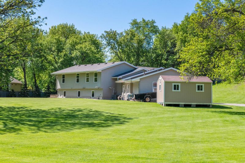 1215 Lake Lucy Rd, Chanhassen, MN 55317