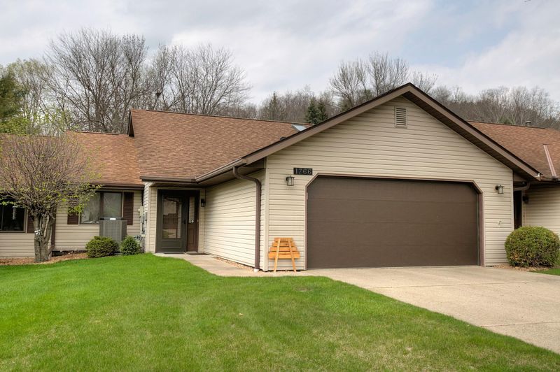 1766 Cobblestone Ct, Red Wing, MN 55066