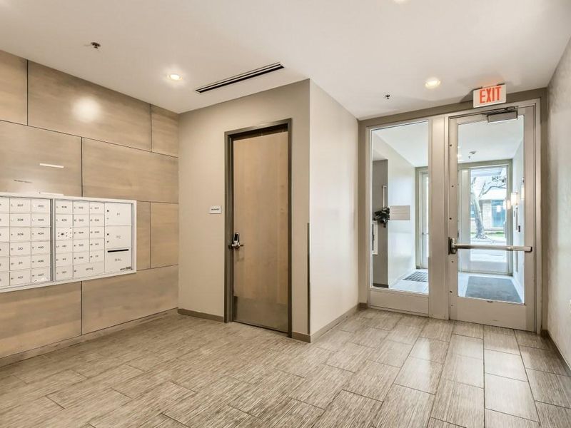 1211 Lagoon Ave #210, Minneapolis, MN 55408