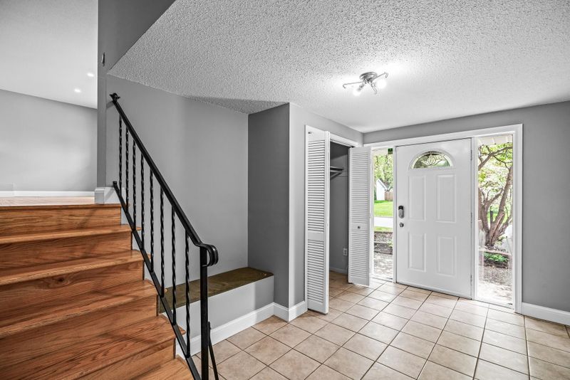 6024 Bethia Ln, Brooklyn Park, MN 55429