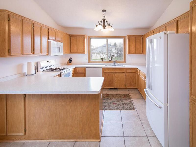 1558 Homestead St, Shakopee, MN 55379