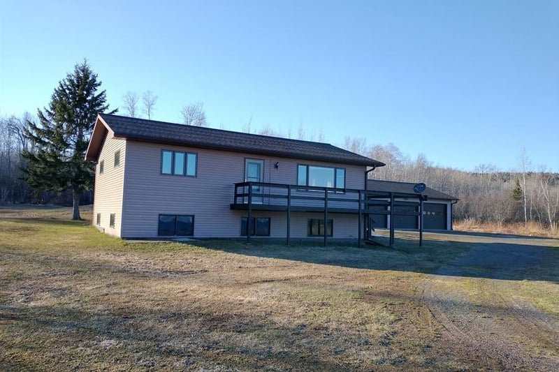 5421 E Highway 61, Hovland, MN 55606