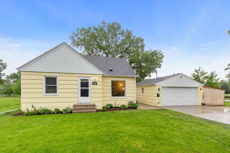 6300 Virginia Ave N, Brooklyn Park, MN 55428