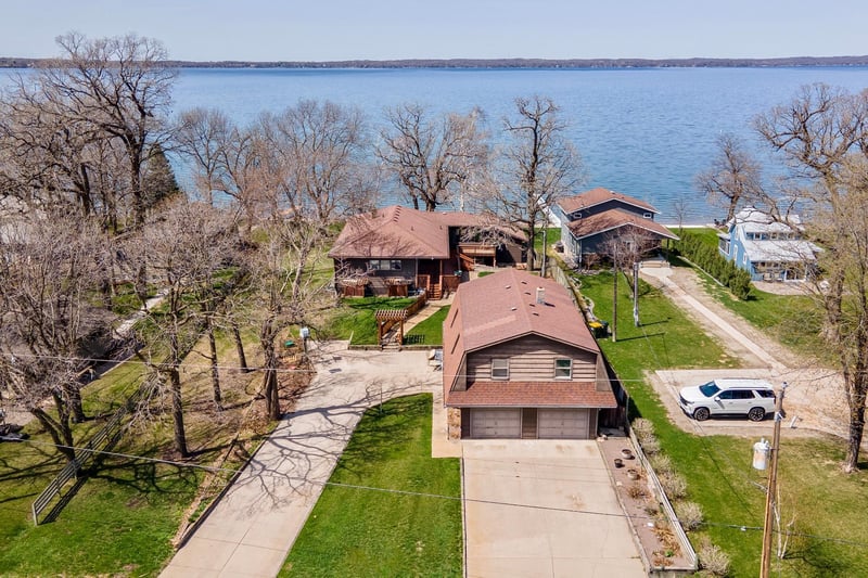 9654 Lake Ave S, Spicer, MN 56288
