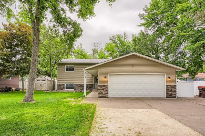1715 Forest St, Hastings, MN 55033