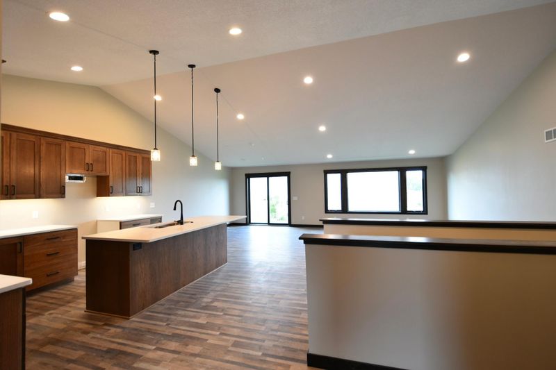 991 9th Ave SW, Pine Island, MN 55963