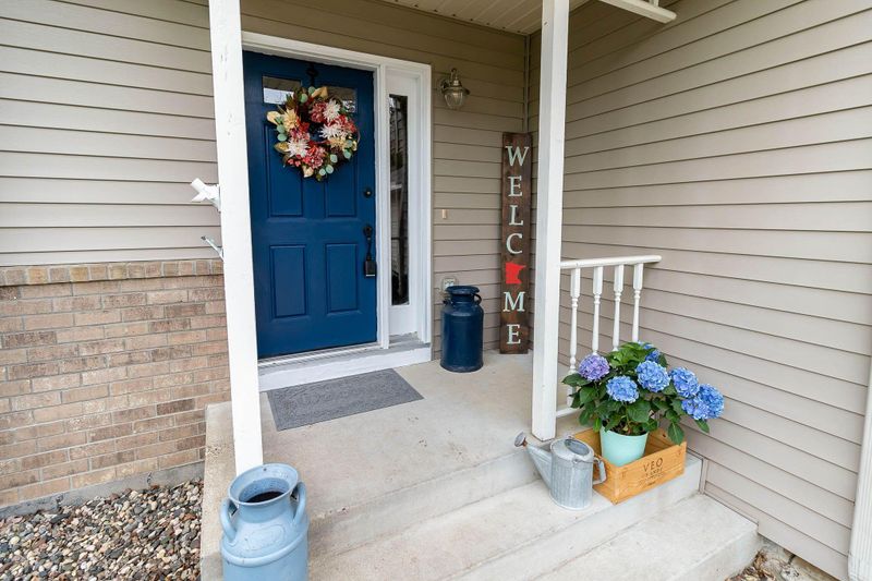 121 Crestview Cir, Jordan, MN 55352