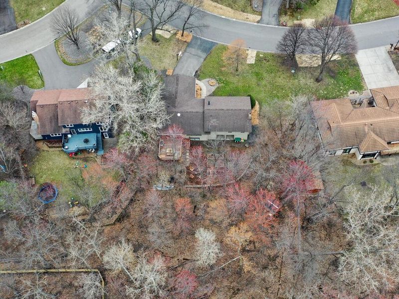 910 Windemere Curve, Plymouth, MN 55441