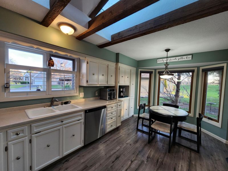 3808 Azalea Pl, Burnsville, MN 55337