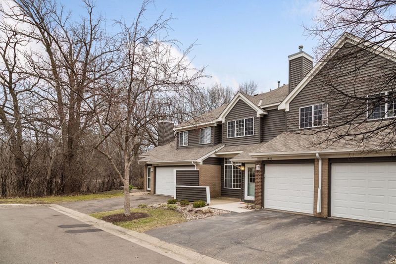 2806 Autumnwood Ln, Minnetonka, MN 55305