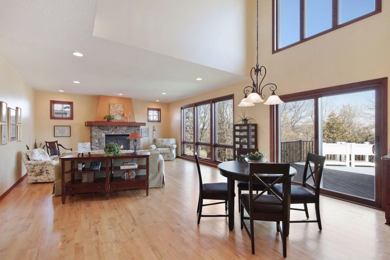 1108 Overlook Ln, Carver, MN 55315