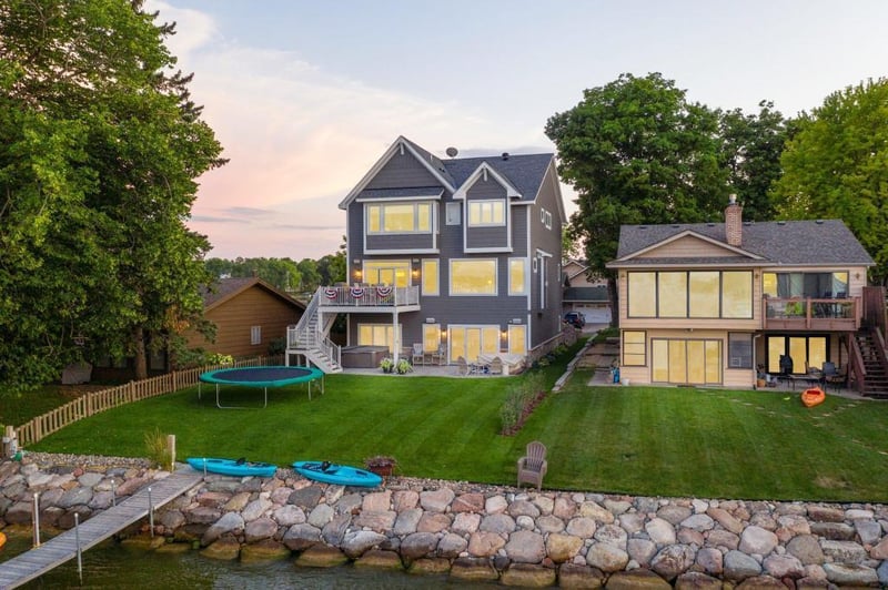 2048 Shorewood Ln, Mound, MN 55364