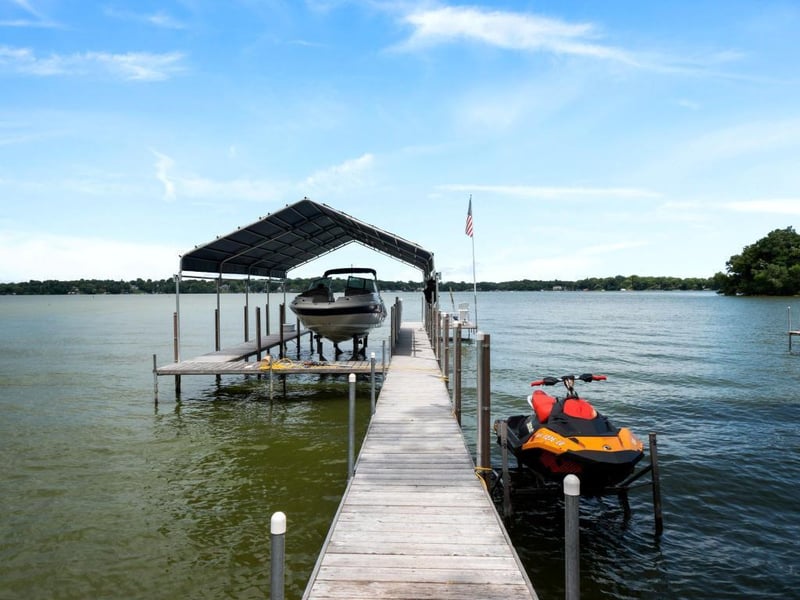 2048 Shorewood Ln, Mound, MN 55364