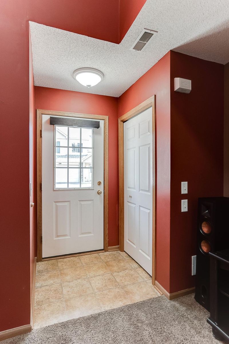 347 Arrowhead Dr, Lino Lakes, MN 55014