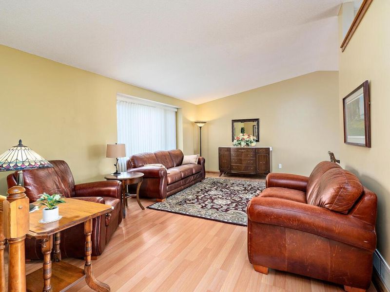 9511 Parkside Trl, Champlin, MN 55316
