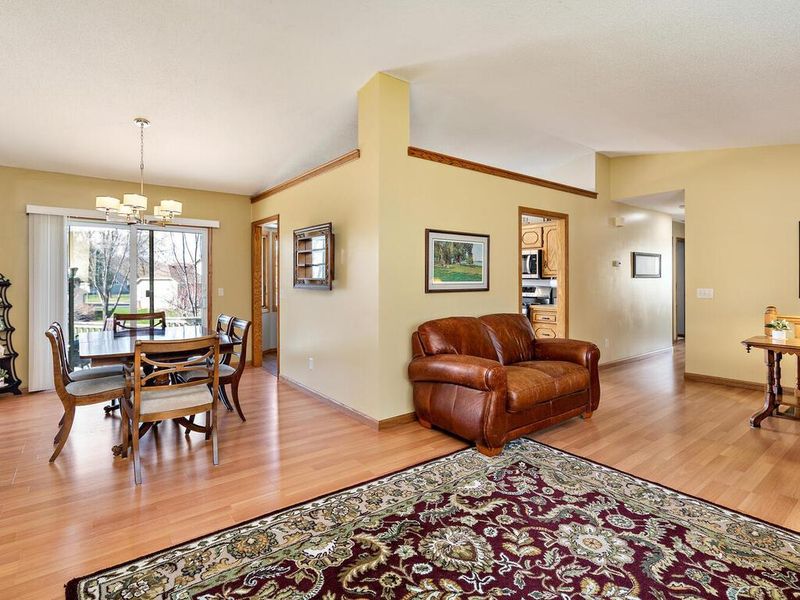 9511 Parkside Trl, Champlin, MN 55316