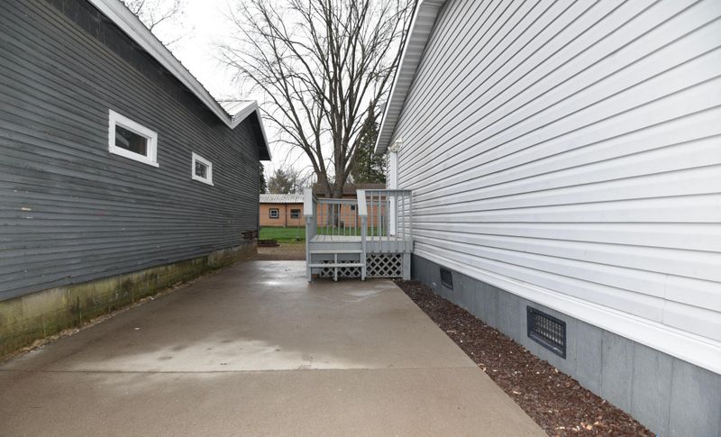162 N 2nd St, Foreston, MN 56330