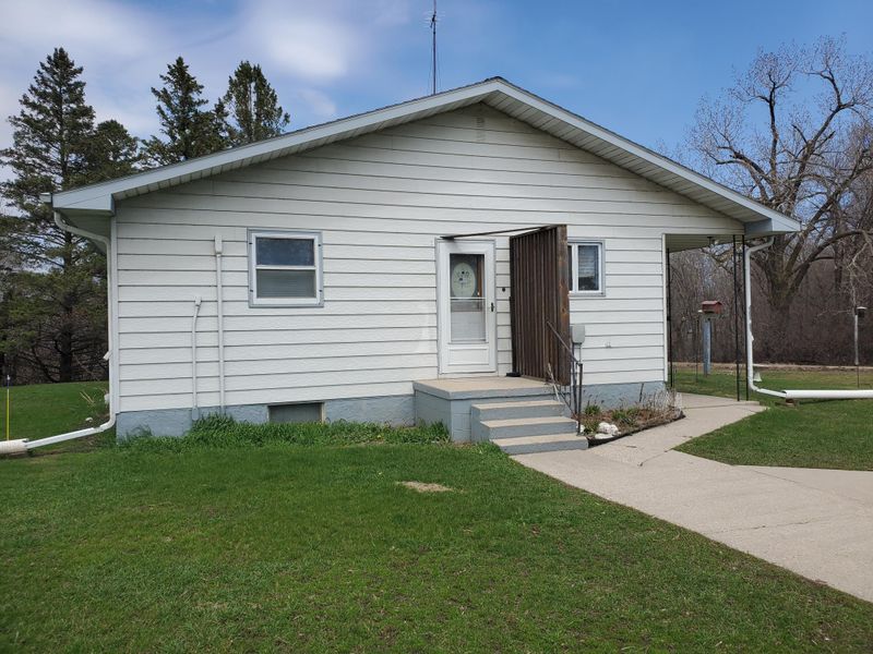 345 30th St NE, Benson, MN 56215