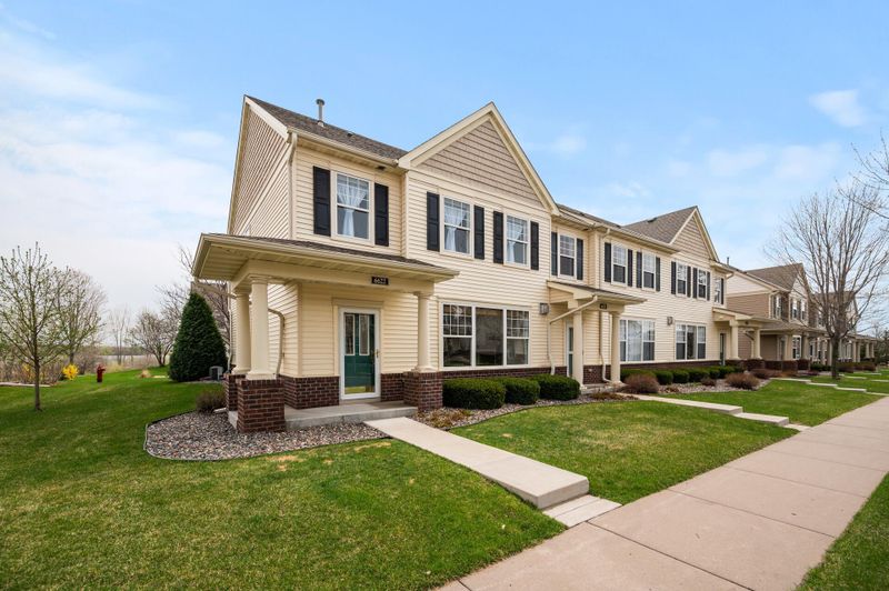 6622 Lamplight Dr, Albertville, MN 55301