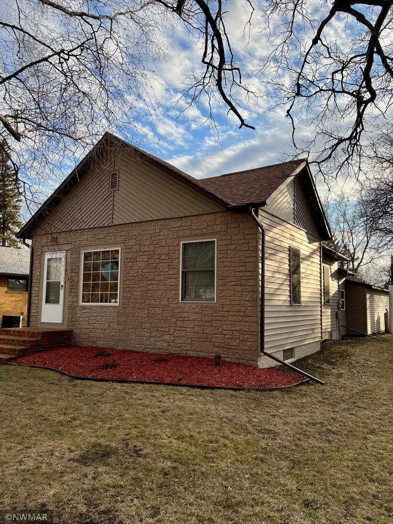 313 Kendall Ave N, Thief River Falls, MN 56701