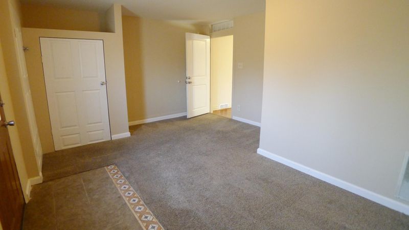 1090 7th St E, Saint Paul, MN 55106