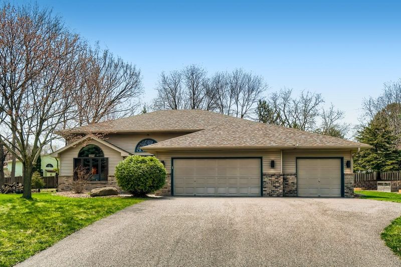 315 75th Ave N, Brooklyn Park, MN 55444