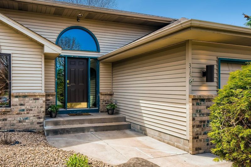 315 75th Ave N, Brooklyn Park, MN 55444