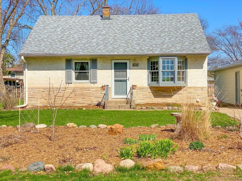 9127 Jackson Ave, Circle Pines, MN 55014