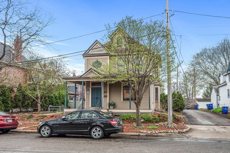 156 Mcboal St, Saint Paul, MN 55102
