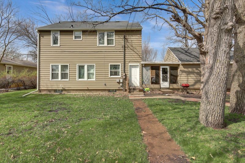 420 4th Ave NE, Saint Cloud, MN 56304