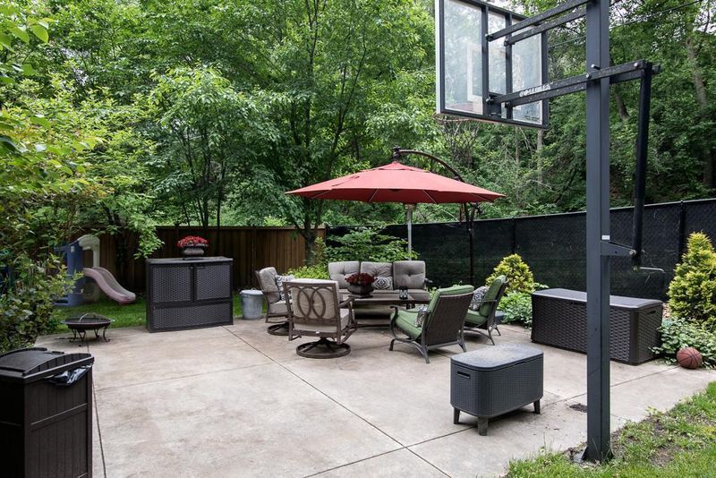 13520 Clinton Pl, Burnsville, MN 55337