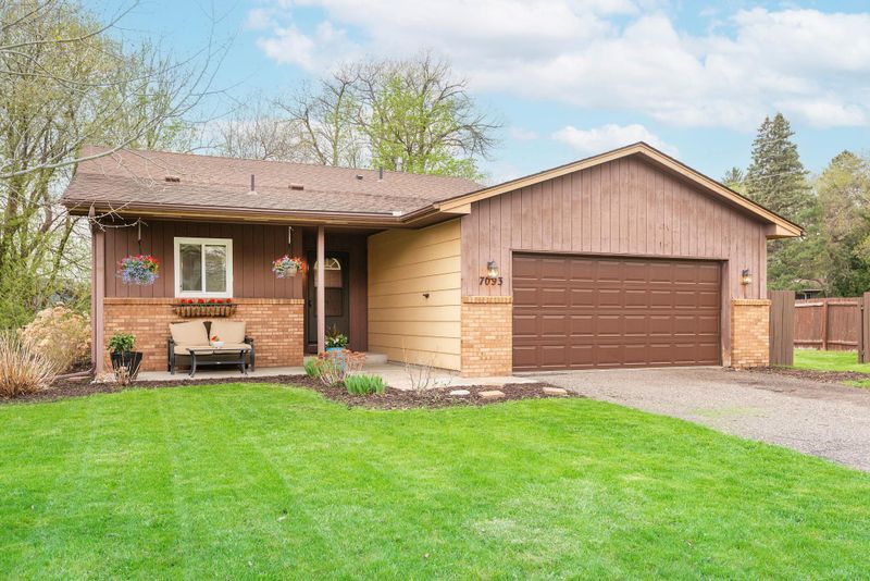 7093 Xenium Ln N, Maple Grove, MN 55311
