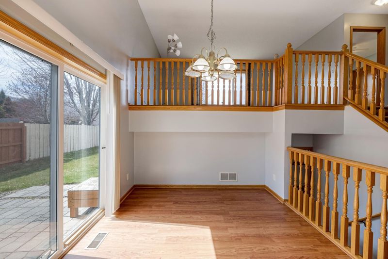 481 Hennes Ave, Shakopee, MN 55379