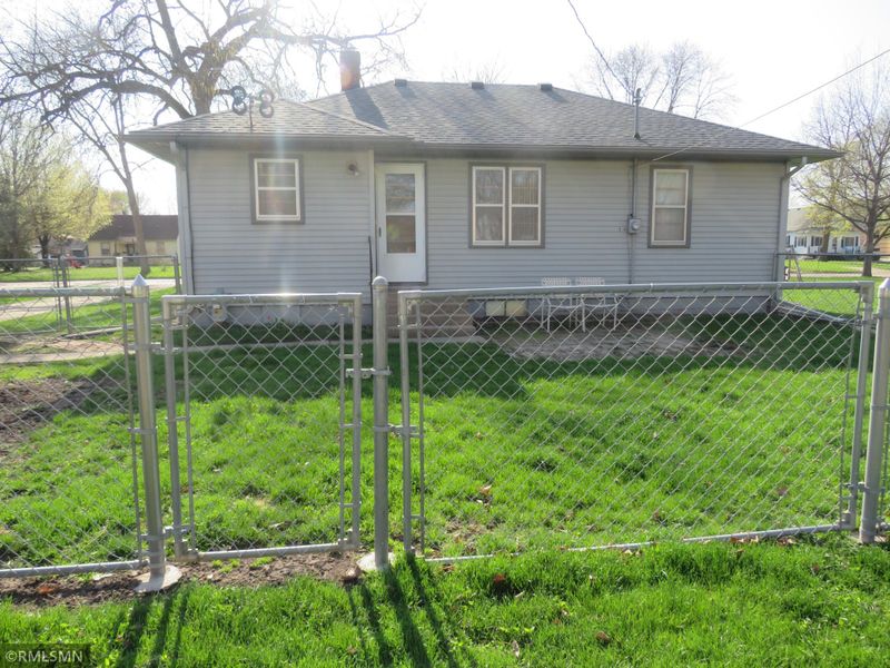 1704 Hennepin Ave N, Glencoe, MN 55336