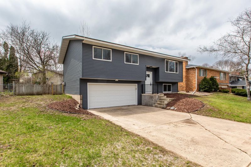 936 Chalet Dr NW, Rochester, MN 55901