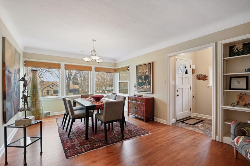 606 Mount Curve Blvd, Saint Paul, MN 55116