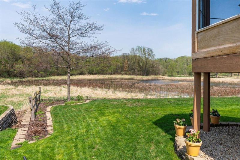 5453 Heath Ave N, Oakdale, MN 55128