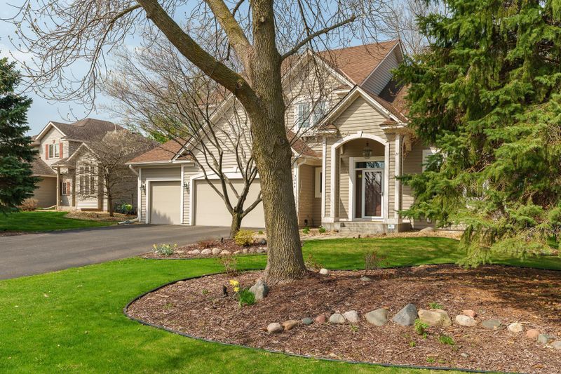3944 Bailey Ridge Dr, Woodbury, MN 55125